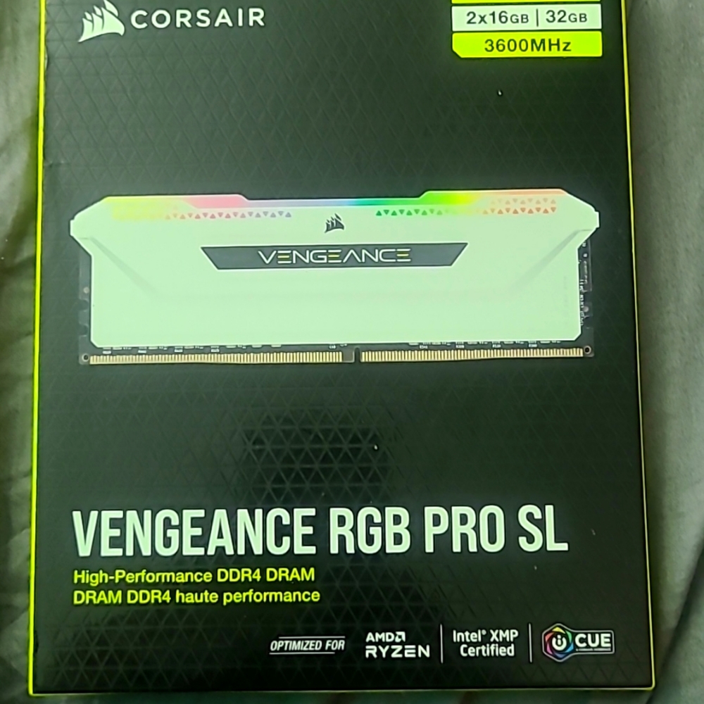Corsair Vengeance RGB Pro SL 32GB (2x16GB) DDR4 3600 (PC4-28800) C18 1.35V